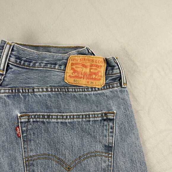 Levi's 501xx Jeans Mens 36x29 Straight Leg Button Fly Blue Denim Light Wash - Picture 2 of 16